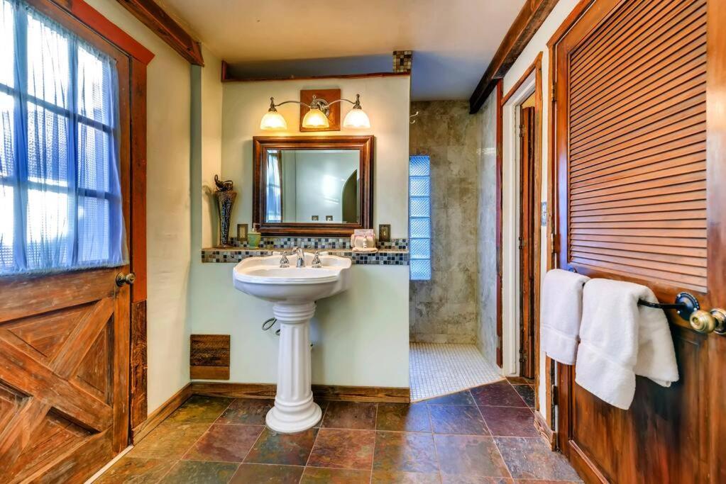 Cliff House Lodge And Hot Tub Cottages Morrison Eksteriør bilde