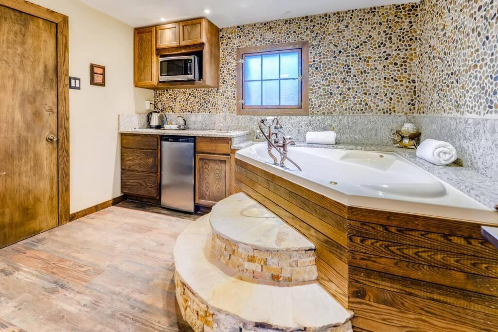 Cliff House Lodge And Hot Tub Cottages Morrison Eksteriør bilde