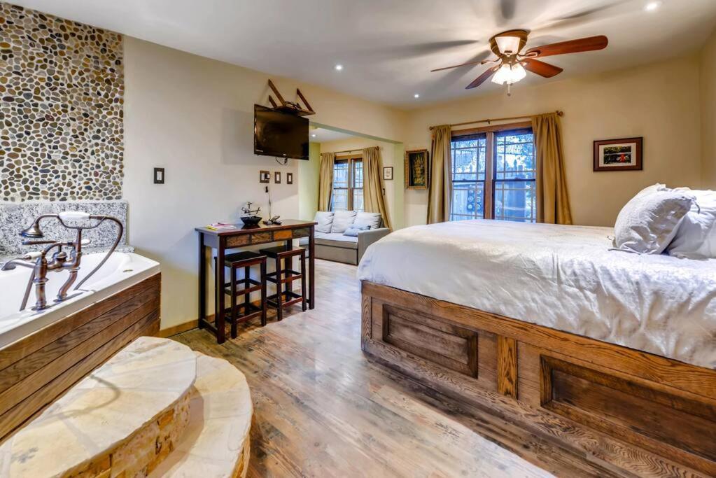 Cliff House Lodge And Hot Tub Cottages Morrison Eksteriør bilde