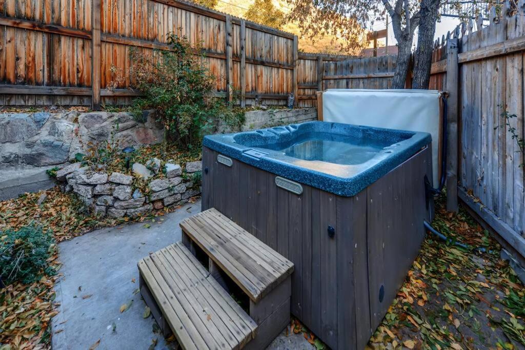 Cliff House Lodge And Hot Tub Cottages Morrison Eksteriør bilde