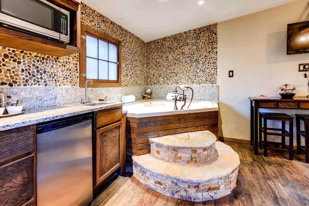 Cliff House Lodge And Hot Tub Cottages Morrison Eksteriør bilde