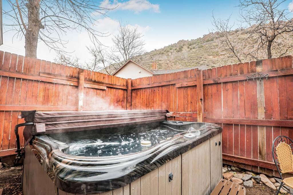 Cliff House Lodge And Hot Tub Cottages Morrison Eksteriør bilde