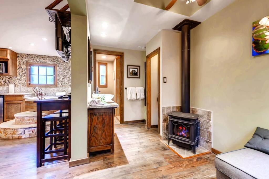 Cliff House Lodge And Hot Tub Cottages Morrison Eksteriør bilde
