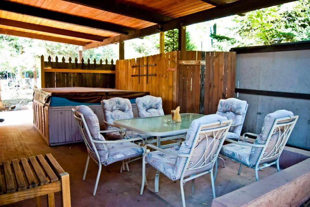 Cliff House Lodge And Hot Tub Cottages Morrison Eksteriør bilde